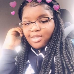 Meet your Posher, Makayla